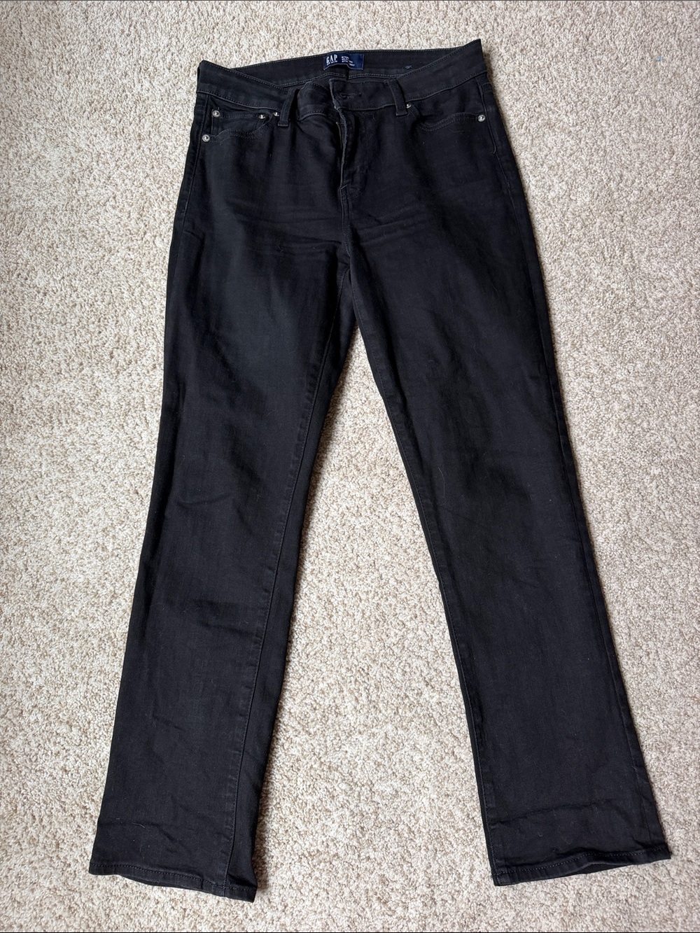 GAP Women’s Straight Leg Jeans in Black